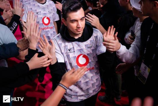 HUAWEI MateBook Fold 体验非凡的折叠电脑